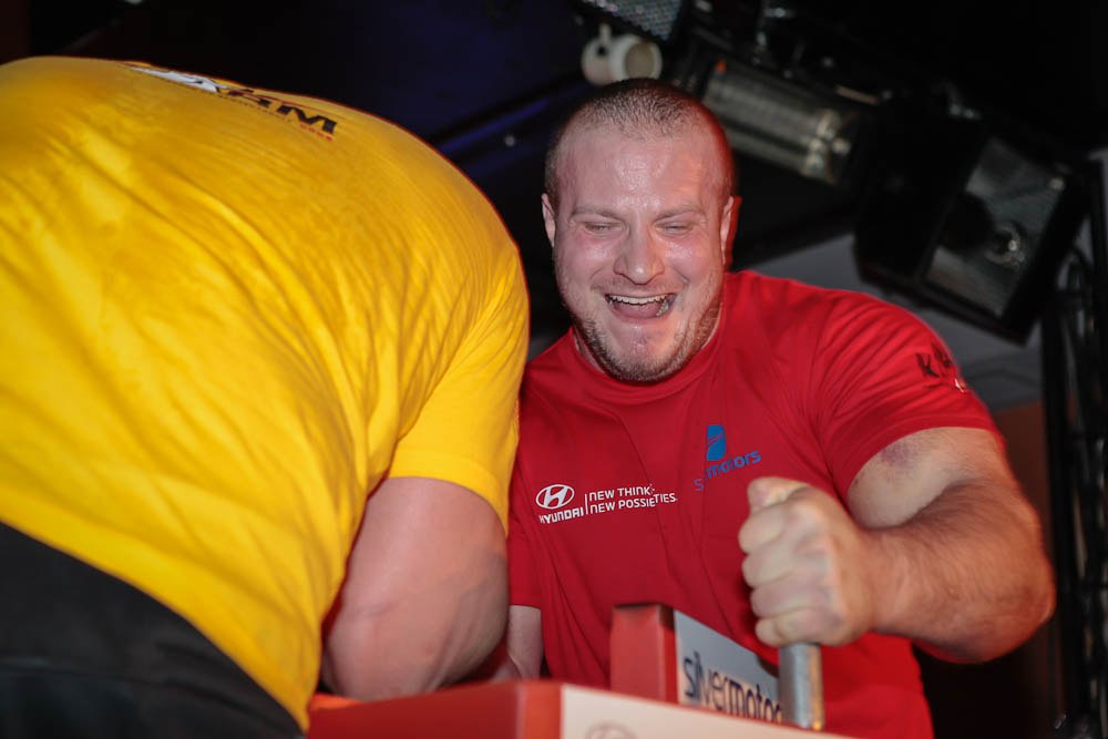 Zaur Paizulaev (yellow shirt) Vs. Aleksey Akimov (red shirt)